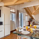 Апартаменты Elegant Living