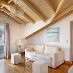 Elegant Living Апартаменты