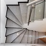 Elegant Living Апартаменты