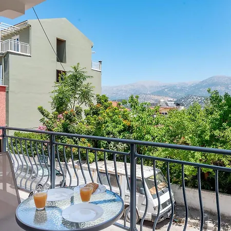 Elegant Living Daire Argostolion