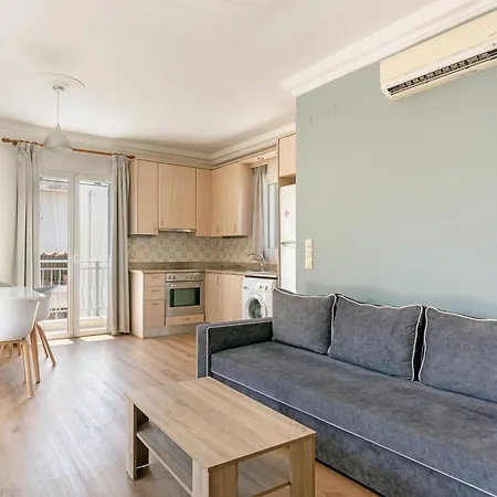 Elegant Living Apartment *