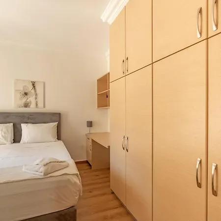Elegant Living Apartment