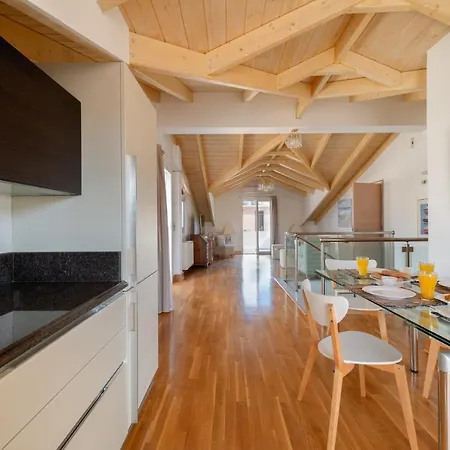 Elegant Living Apartment