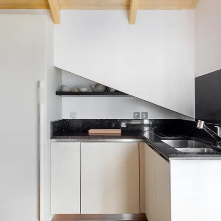 Elegant Living Apartment