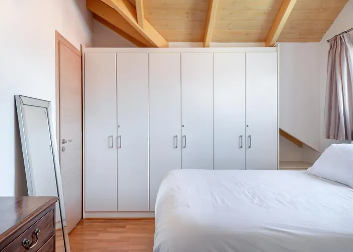 Elegant Living ארגוסטולי